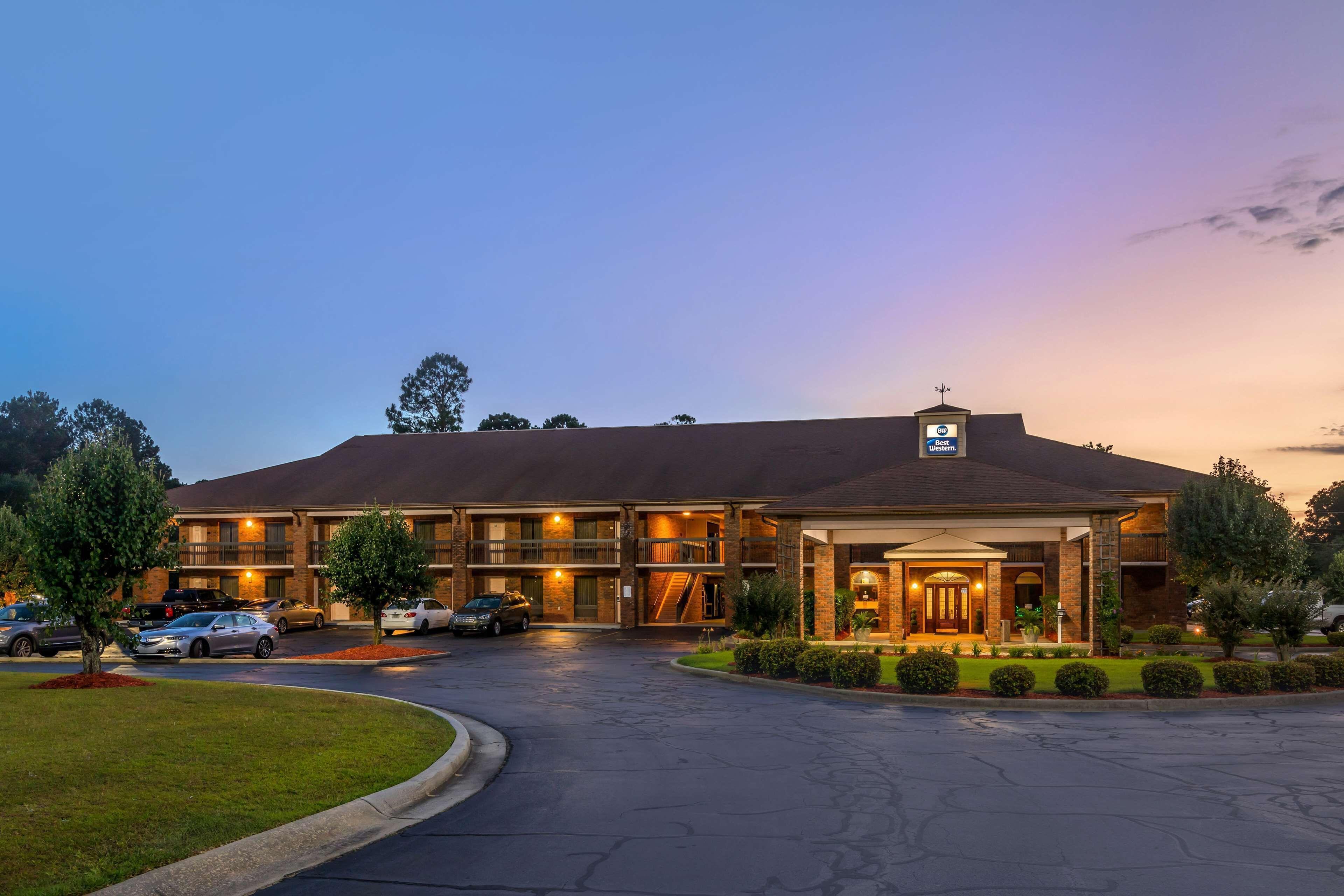 Staying Solo in the US: 14 Hotels Compared for Independent Travelers
